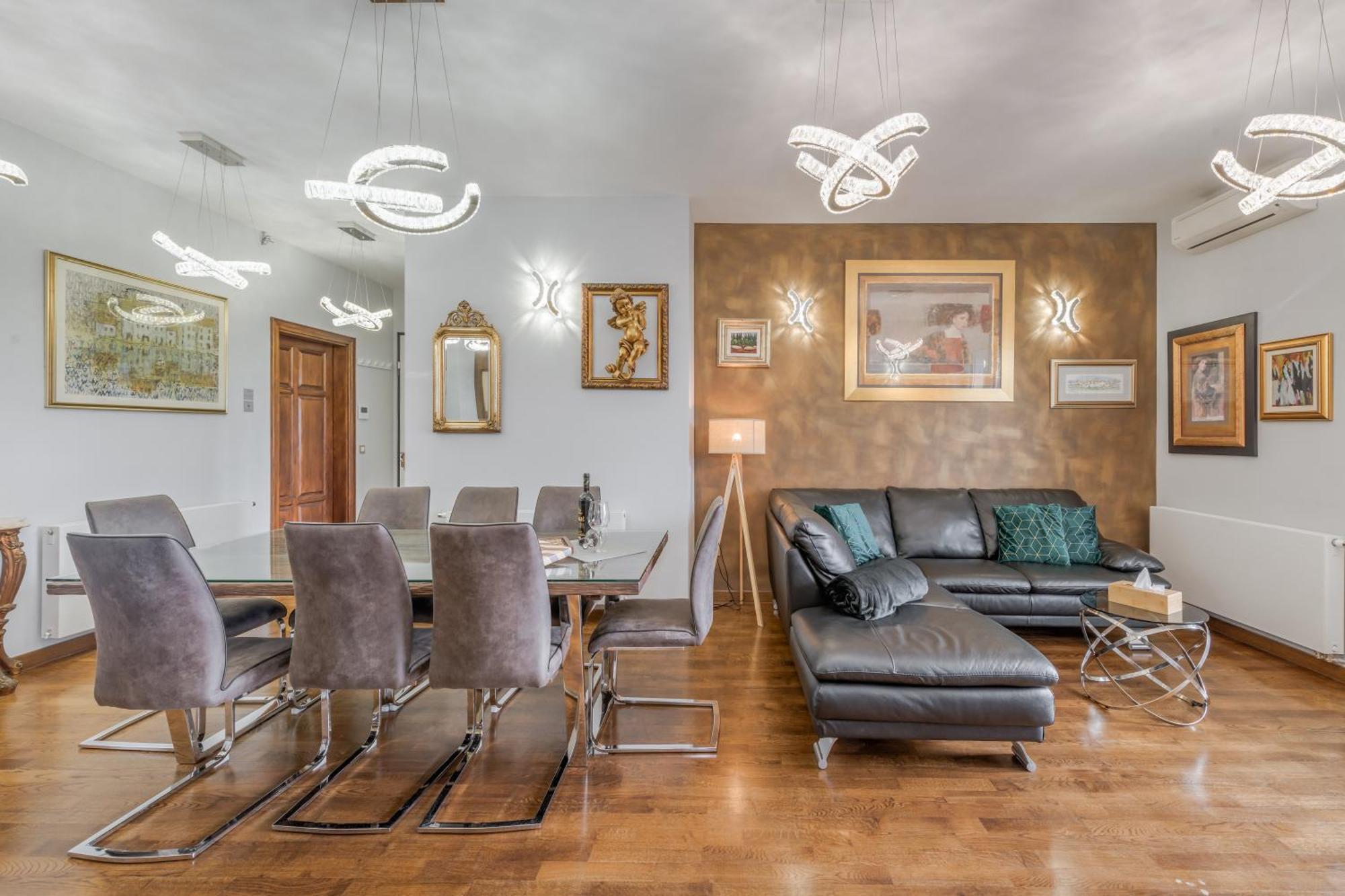 Appartamento Grand Square - Tale Of The